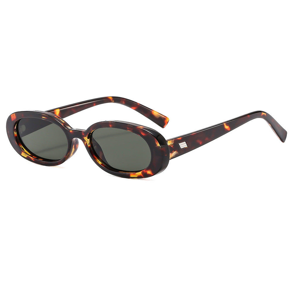 Ladies fashionable sunglasses in elegant tortoise shell design Bowlift