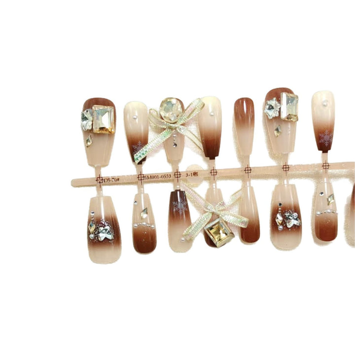 Artificial nails with luxurious design and elegant decorations Bowlift