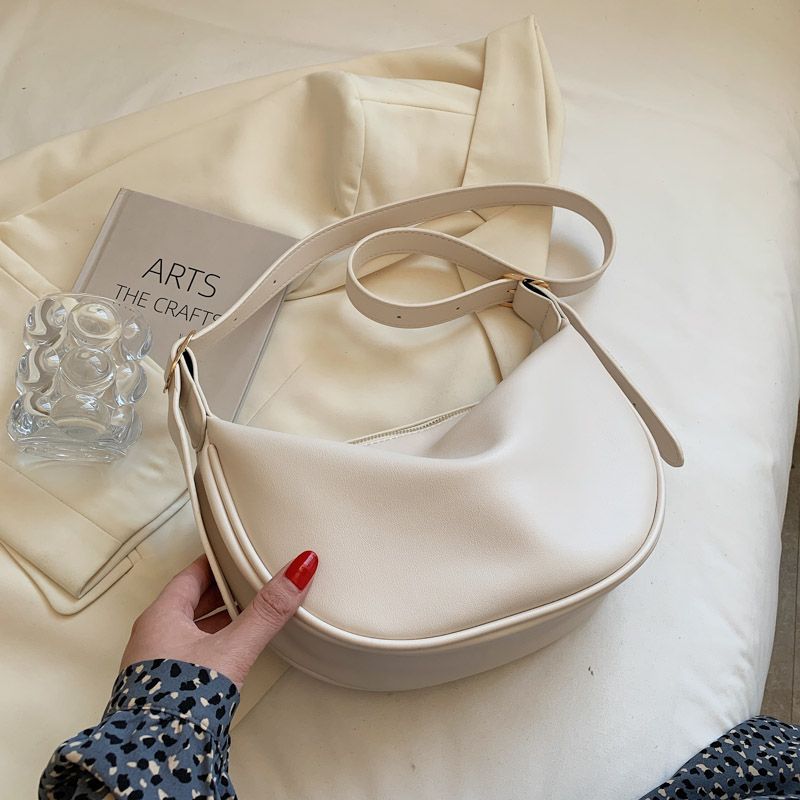 Contemporary Shoulder Bag Bowlift