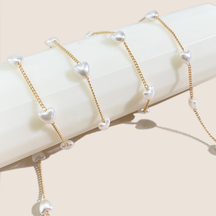 WoSunglasses with Decorative Chain Bowlift
