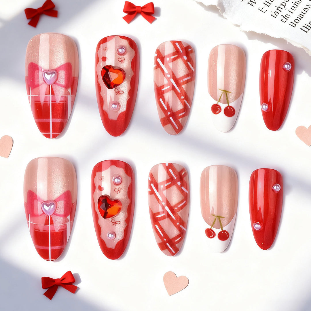 Acrylic nail set with glamorous golden accents Bowlift