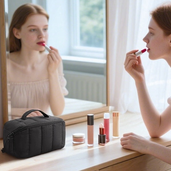 Practical Cosmetic Bag Bowlift