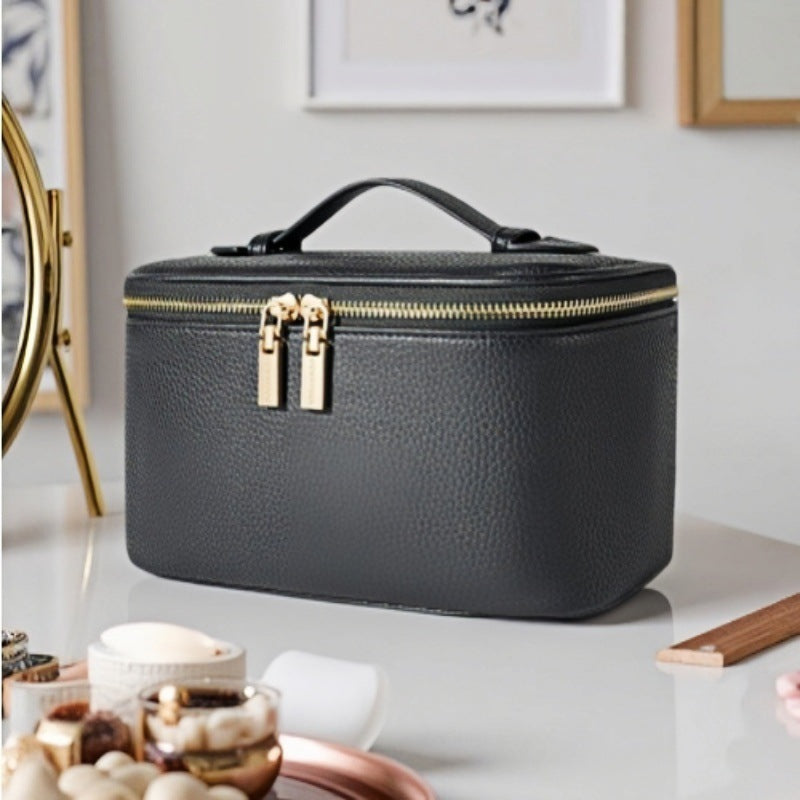 Stylish and Spacious Cosmetic Bag Bowlift