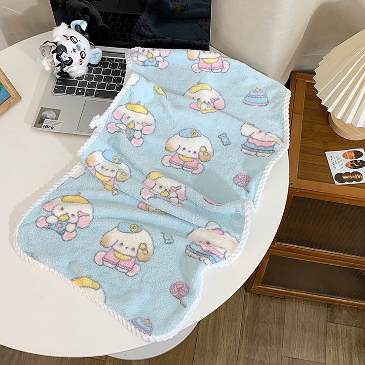 Cuddly blanket with playful animal motif Bowlift