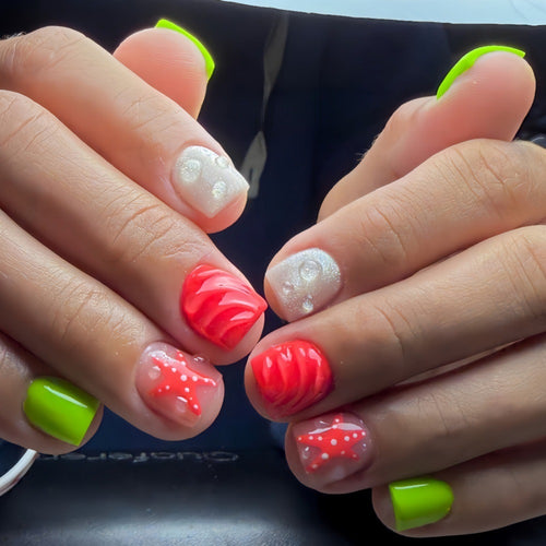 Artificial Nail Set with Festive Designs Bowlift