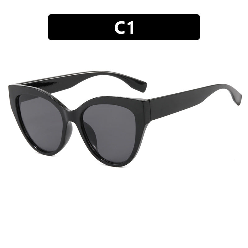 Ladies Cat-Eye Sunglasses with Extravagant Frame and UV Protection Bowlift