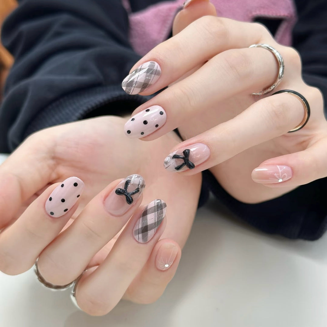 Patterned Press-On Nail Art Set