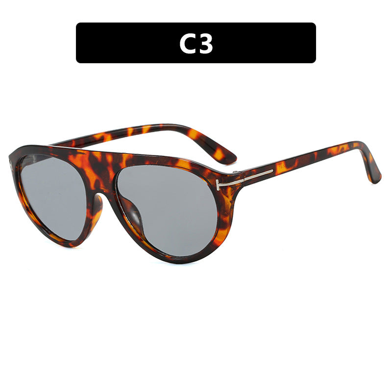 Women's Cat-Eye Sunglasses with protective UV filter and mirrored lenses Bowlift