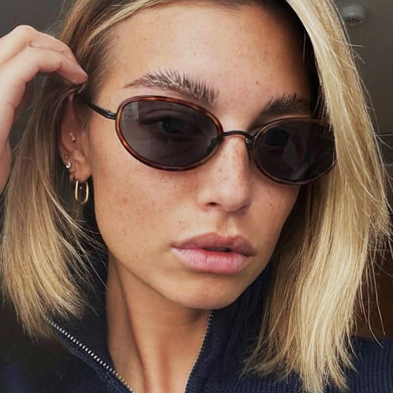 Ladies elegant round sunglasses with stylish metal frame Bowlift