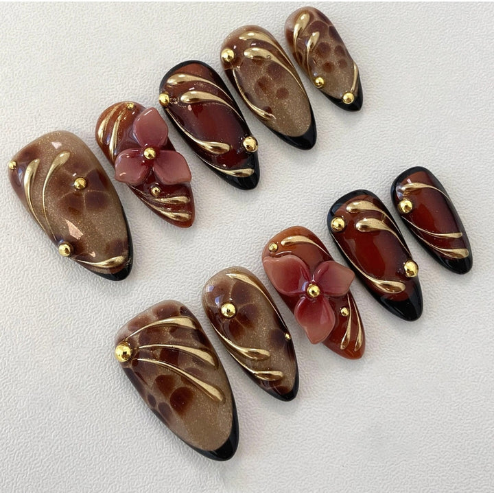 Artificial nails with exclusive flower design Bowlift