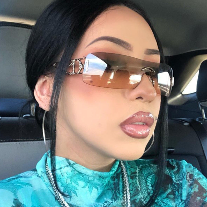 Women's futuristic sunglasses with ultra-modern metal accents Bowlift