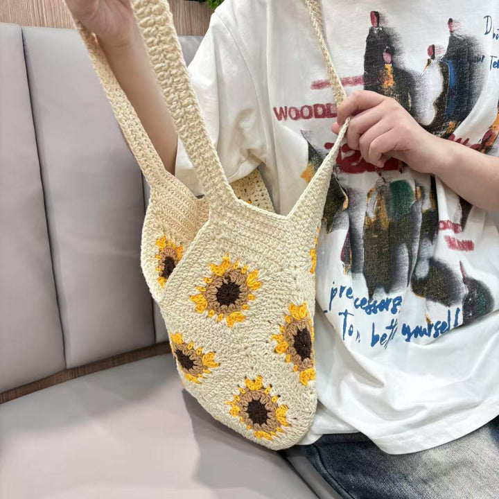 Hand-knotted shoulder bag with sunflower motif Bowlift