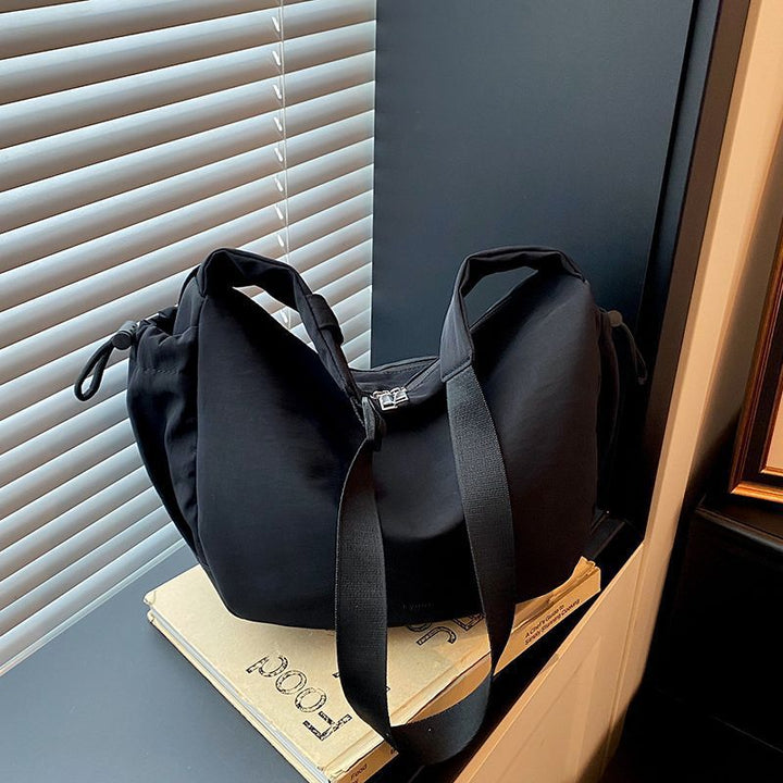 Relaxed Sling Bag Bowlift
