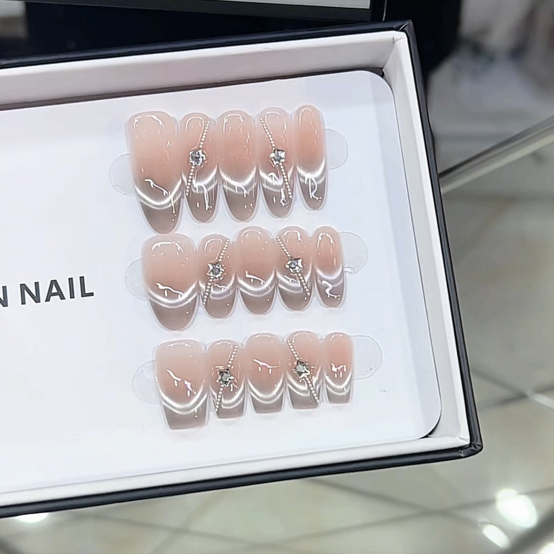 Crystal-Embellished Press-On Nail Set Bowlift