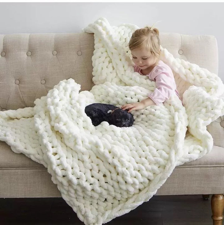 Oversized chunky knit throw blanket with plush chenille yarn Bowlift
