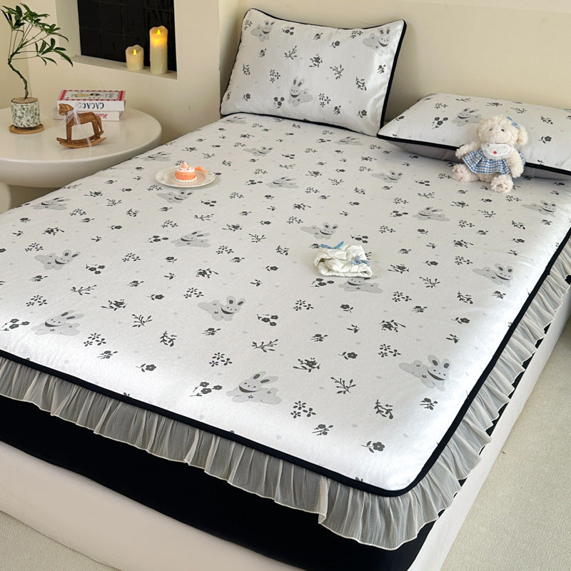Decorative Bear-Print Mattress Protector