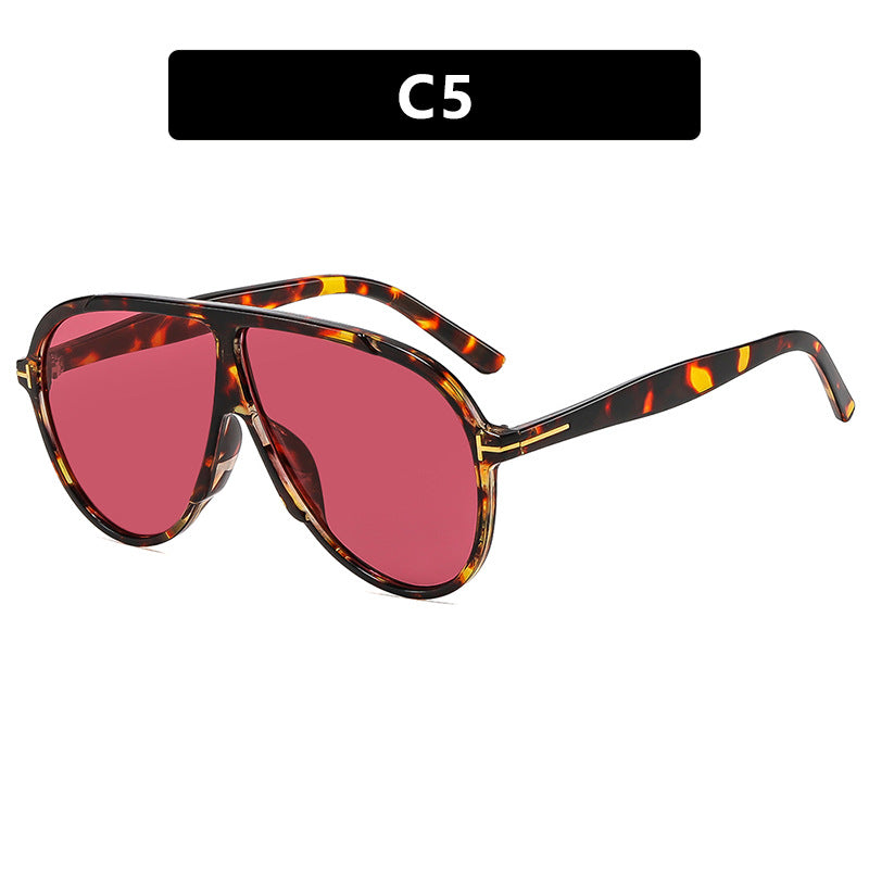 Women fashionable glasses with large trendy frame Bowlift