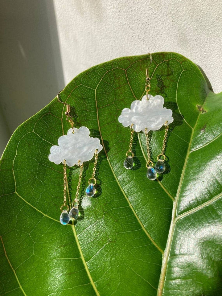 Cloud-Inspired Dangle Earrings Bowlift