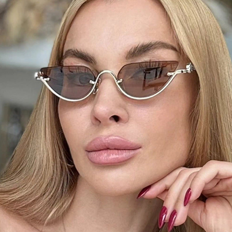Ladies Cat-Eye Sunglasses with Gold-Colored Metal Frame and UV Protection Bowlift