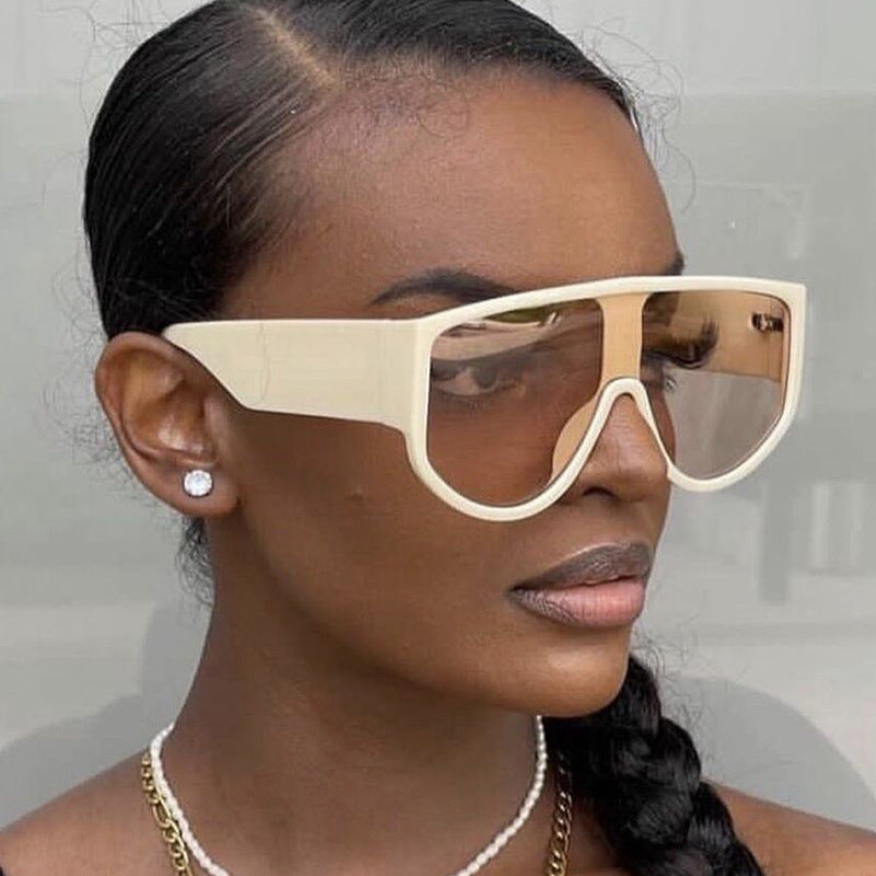 Women’s fashion sunglasses with extraterrestrial design Bowlift