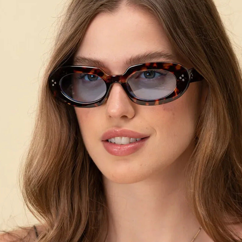 Ladies fashionable sunglasses with unique oval frame and protective lenses Bowlift