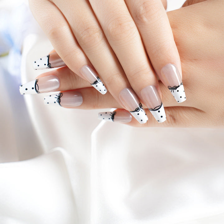 Elegant Designer Press-On Nail Set Bowlift