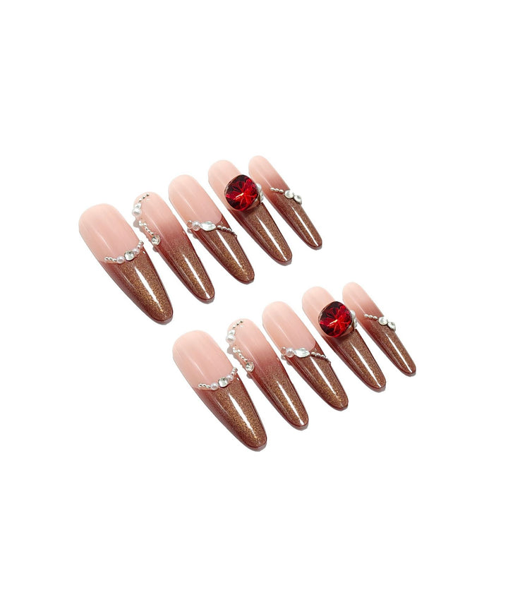 Artificial nails with glamorous accents Bowlift