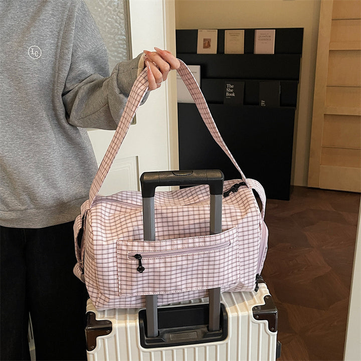 Women’s sporty and stylish travel bag Bowlift