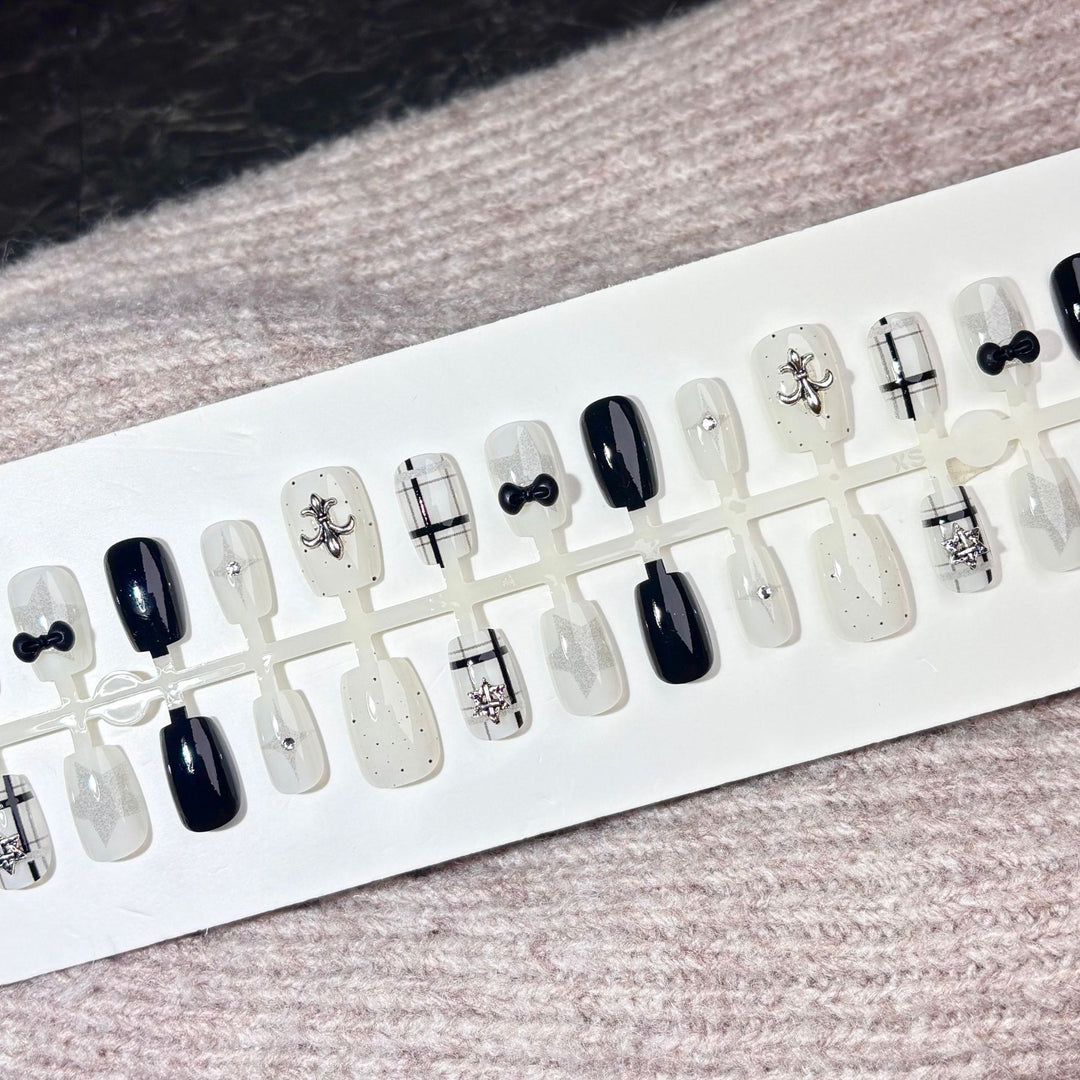 Chic Decorative Press-On Nail Set