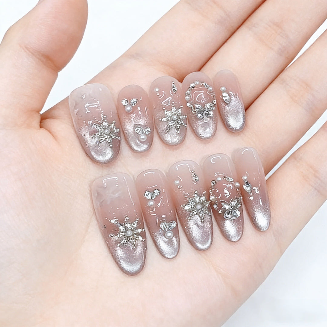 Sparkling Decorative Press-On Nails Set Bowlift