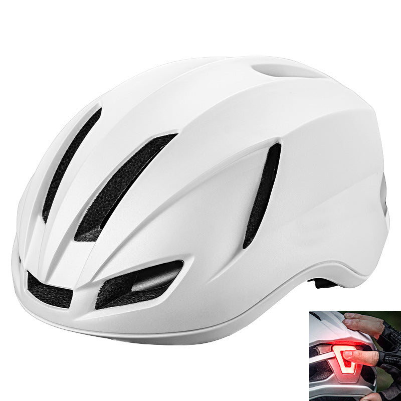 Road bike helmet with integrated safety light Bowlift