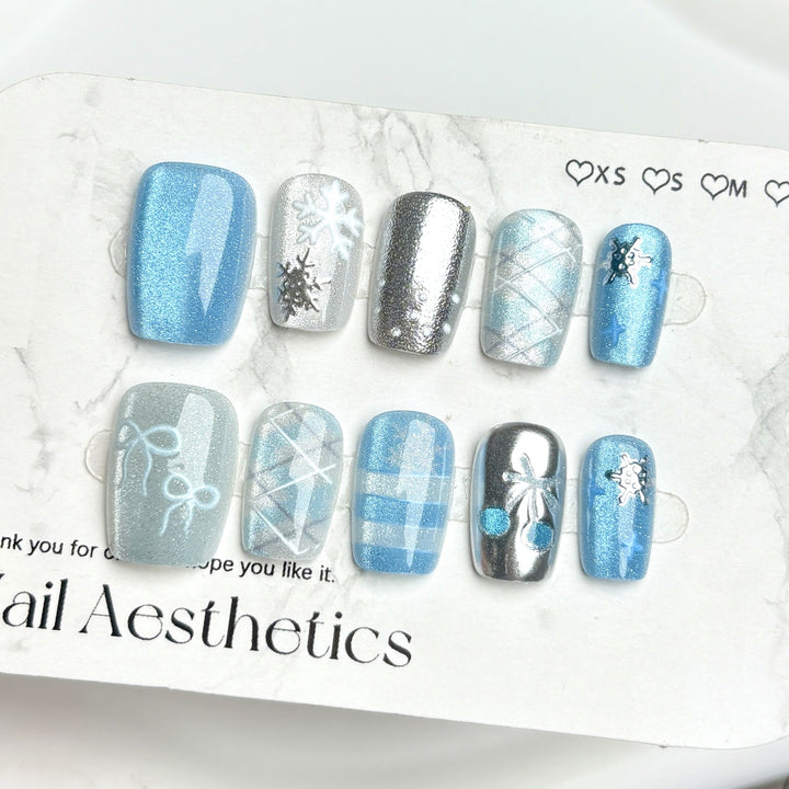 Glittering Winter-Themed Press-On Nail Art Set
