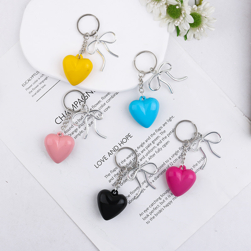 Charming Heart-Shaped Keychain Bowlift