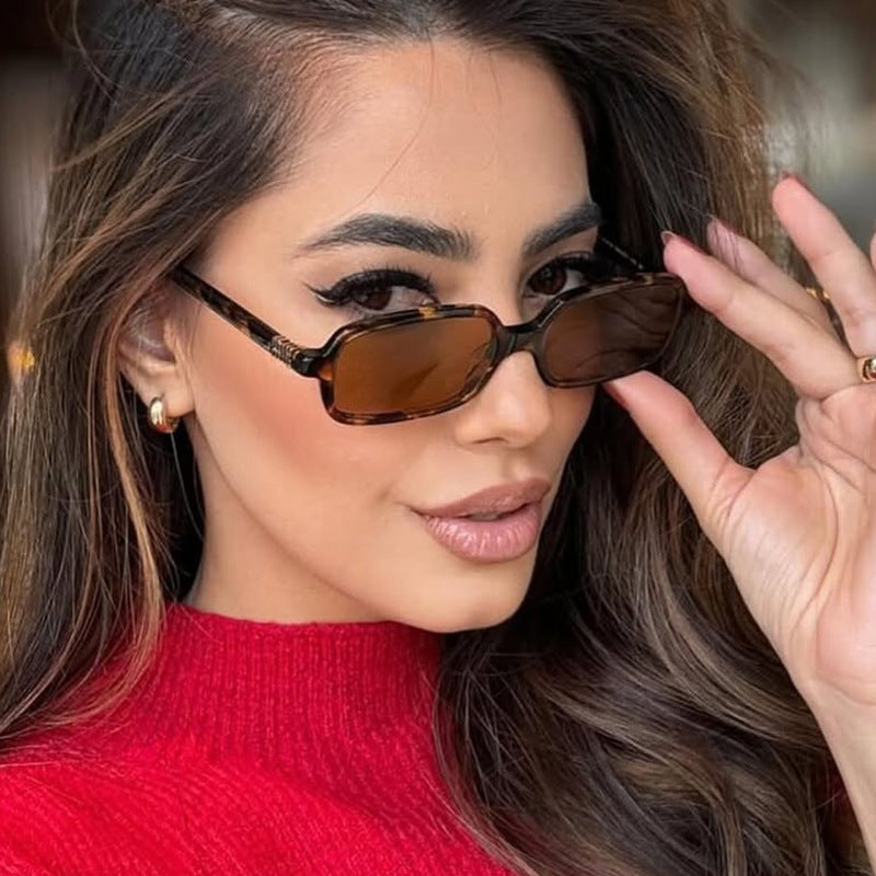 Women's fashionable square glasses with elegant plastic frame and gold accents Bowlift