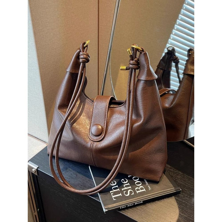 Classic Leather Hobo Bag Bowlift