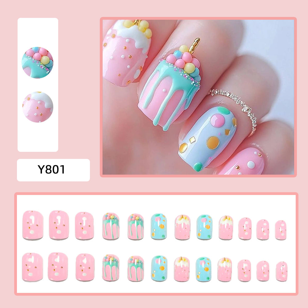 Artificial nails in creative dessert design Bowlift