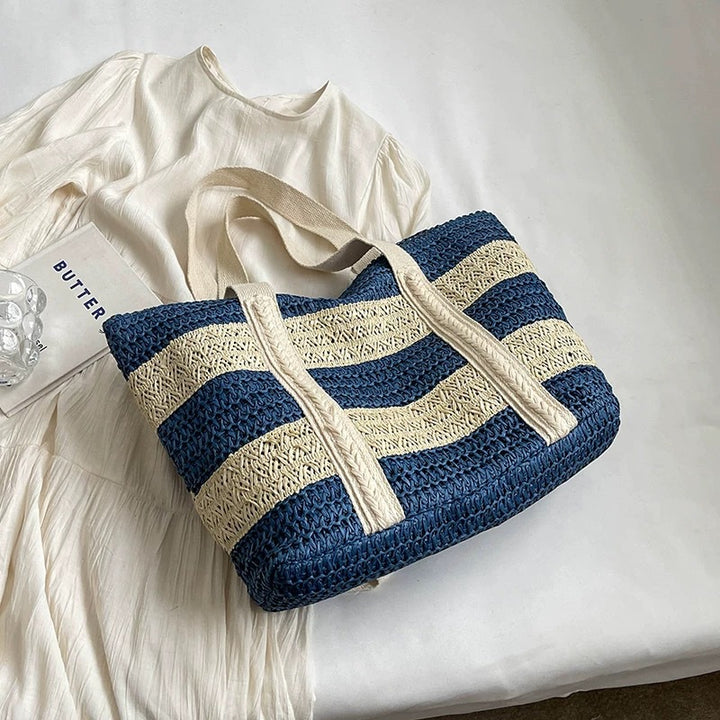 Spacious Handbag Made of Woven Natural Material Bowlift