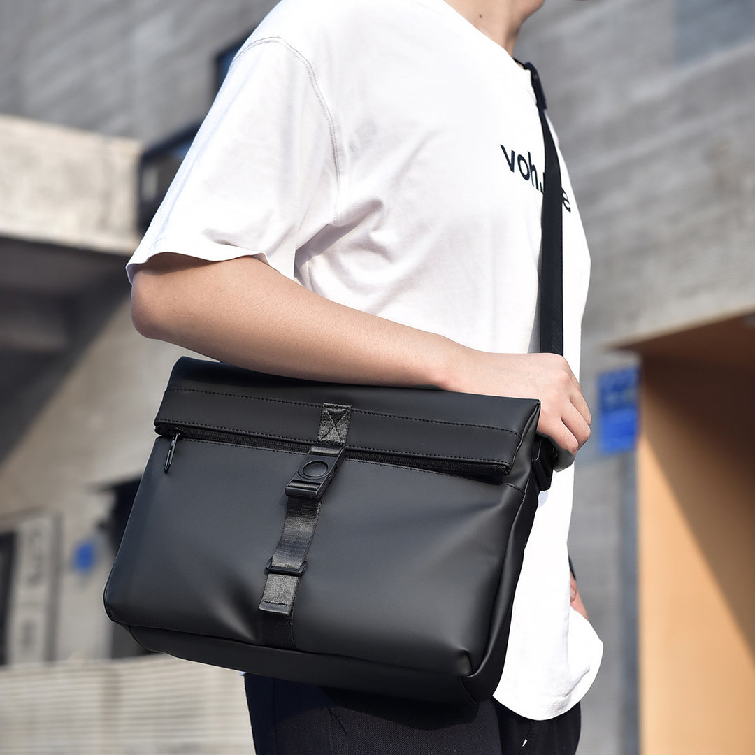 Versatile Waterproof Messenger Bag Bowlift