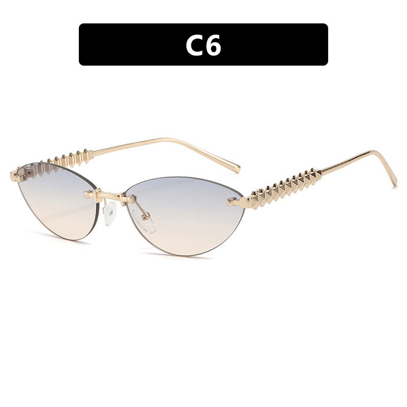 Women's sunglasses in modern, geometric design with stylish metal frame and UV protection Bowlift