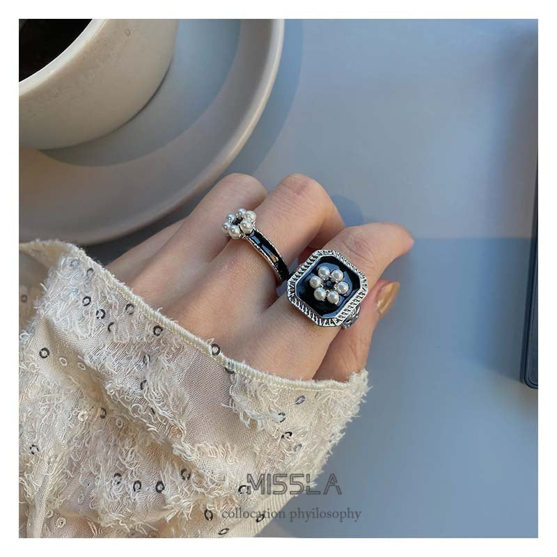 Elegant Vintage Pearl Statement Ring Bowlift