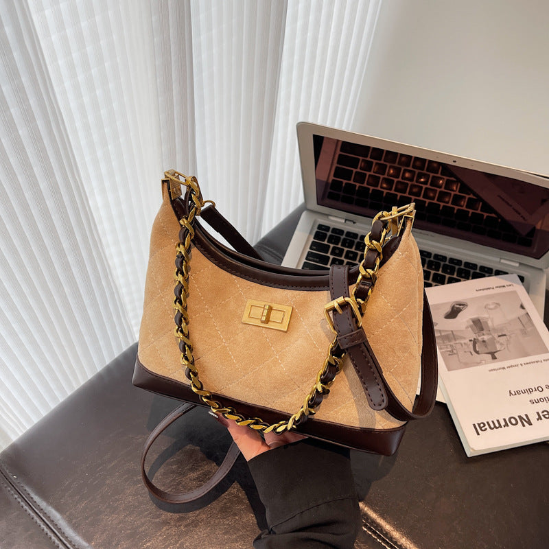 Chic Quilted Handbag Bowlift