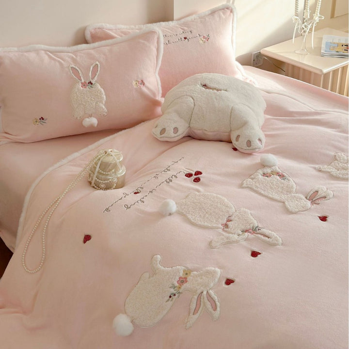 Velvet Bedding Set with 3D Rabbit Applications Bowlift