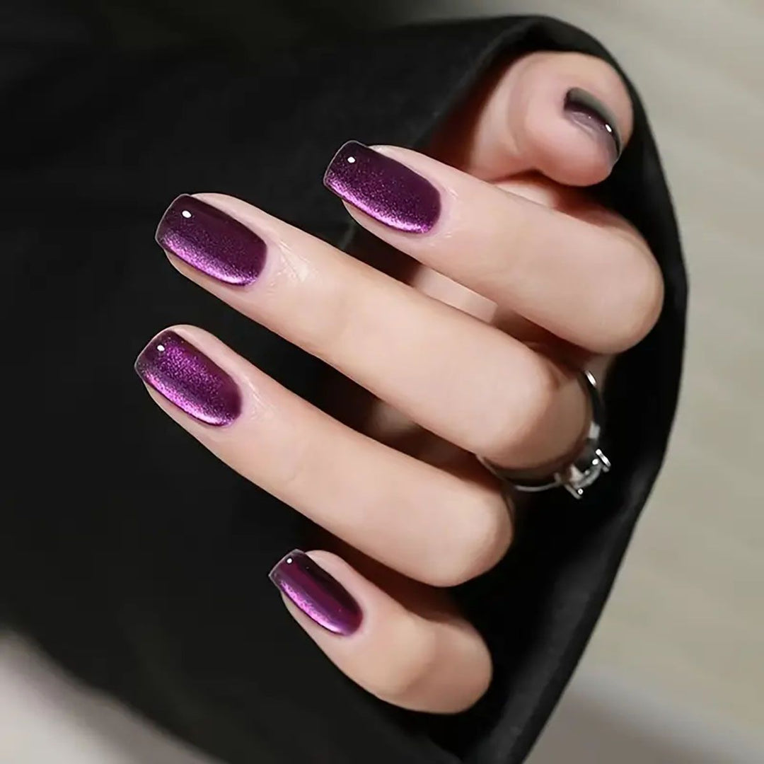 Artificial nails with elegant gradient and shimmering shine Bowlift