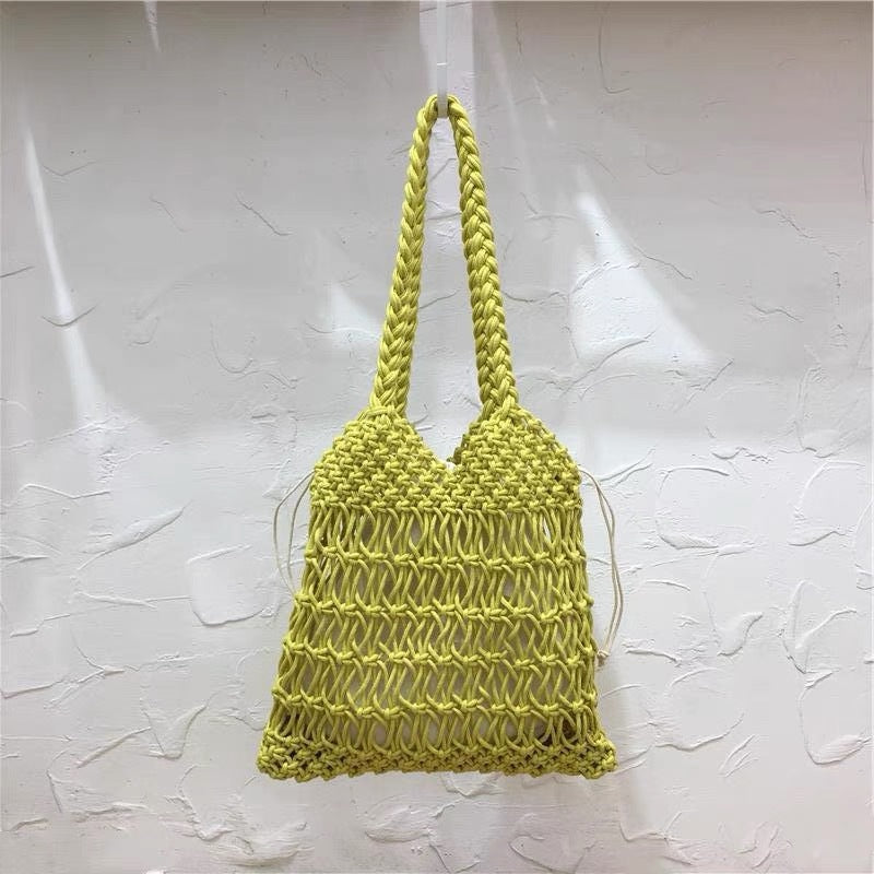 Hand-knotted shoulder bag with fine mesh design Bowlift