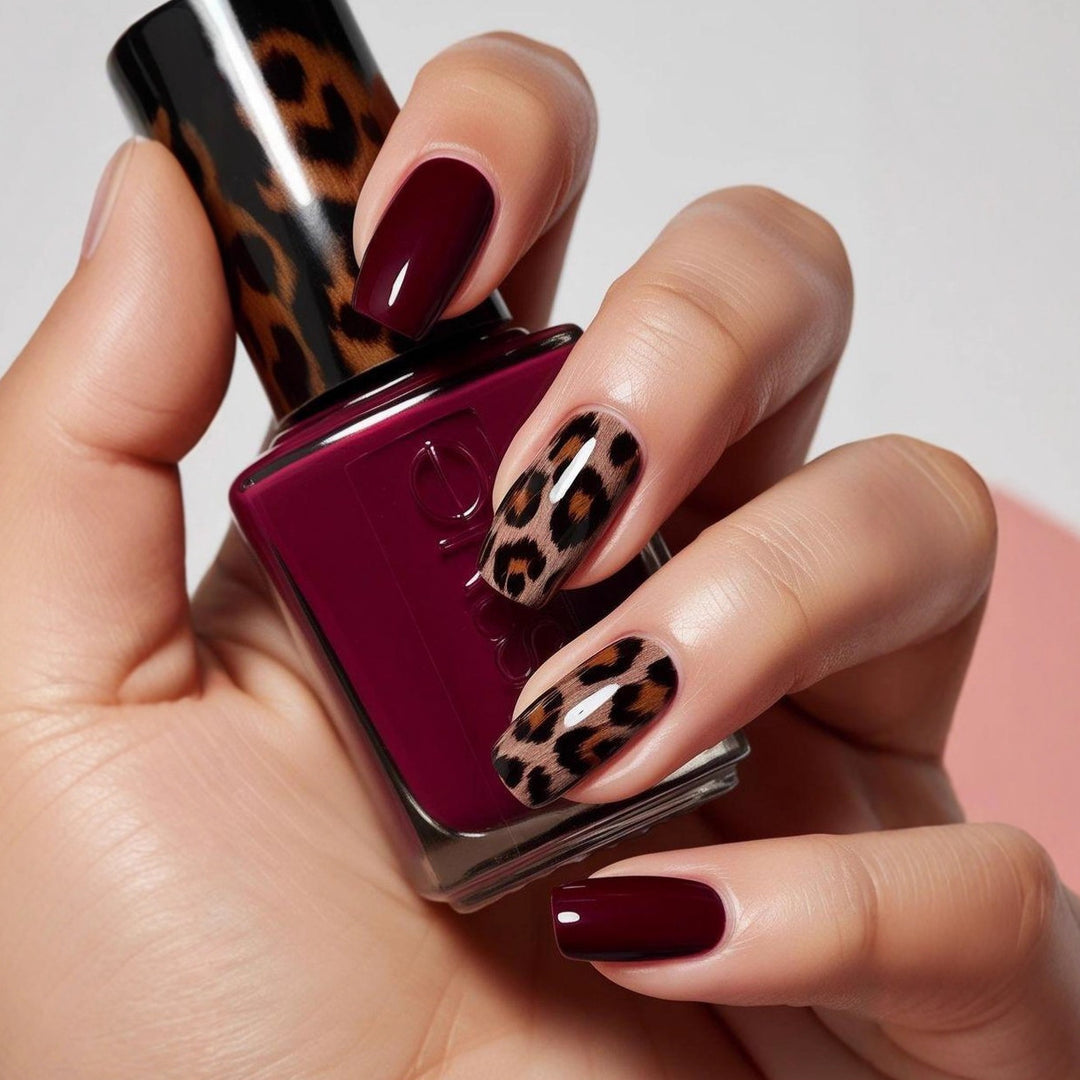 Nail polish with animal design Bowlift