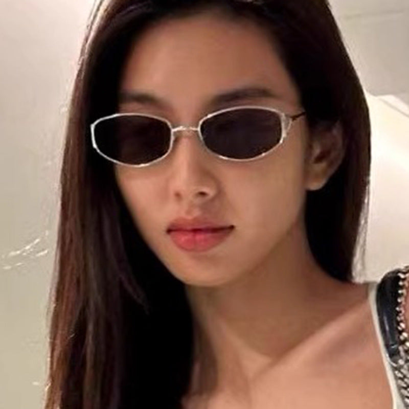 Women's fashionable sunglasses in an elegant oval design with high-quality metal frame Bowlift