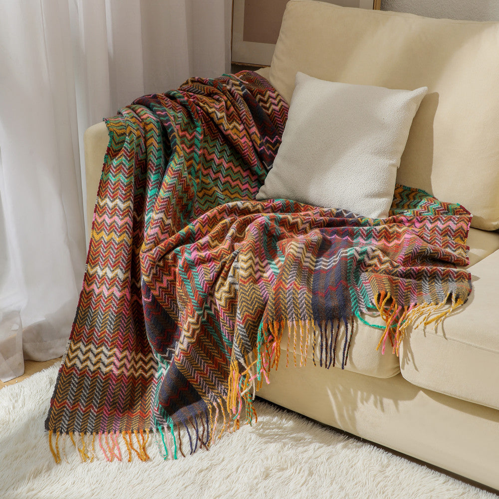 Cozy Geometric Patterned Throw Blanket Bowlift