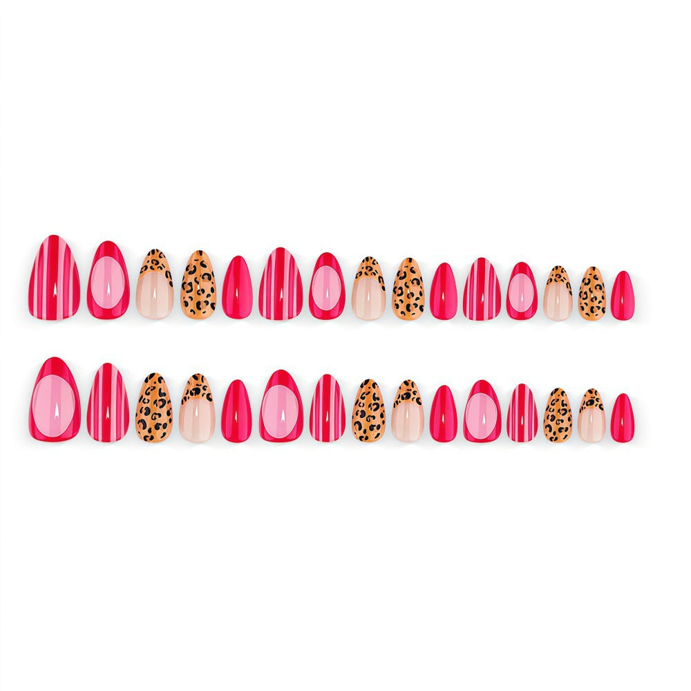 Artificial nails with trendy leopard and striped decorations Bowlift