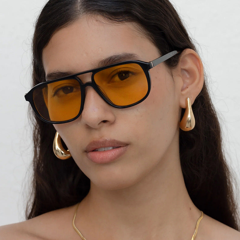 Women's fashionable sunglasses in elegant square design Bowlift
