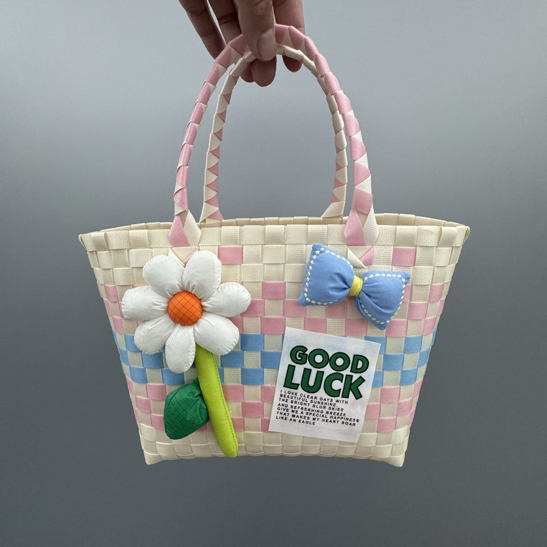 Charming and playful handbag Bowlift